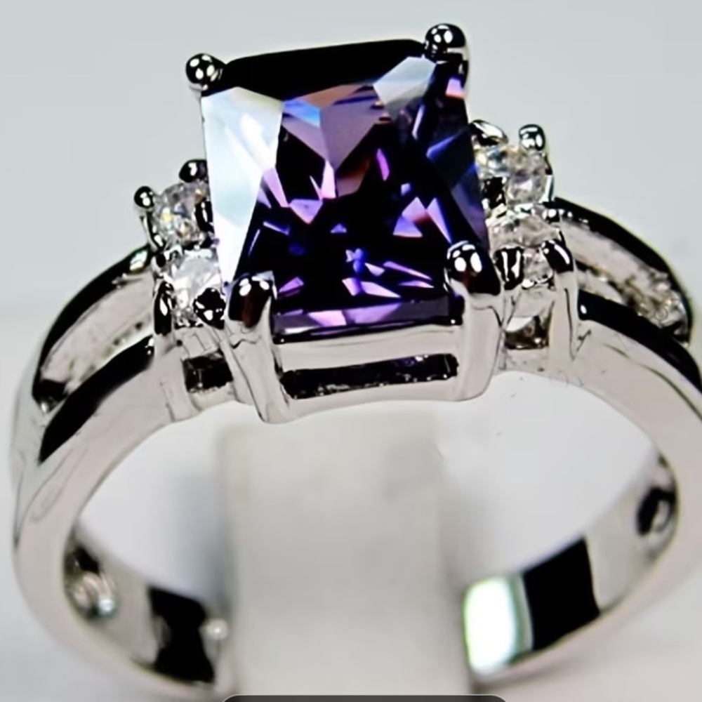 Elegant Purple Synthetic Cubic Zirconia Gemstone Silver Ring